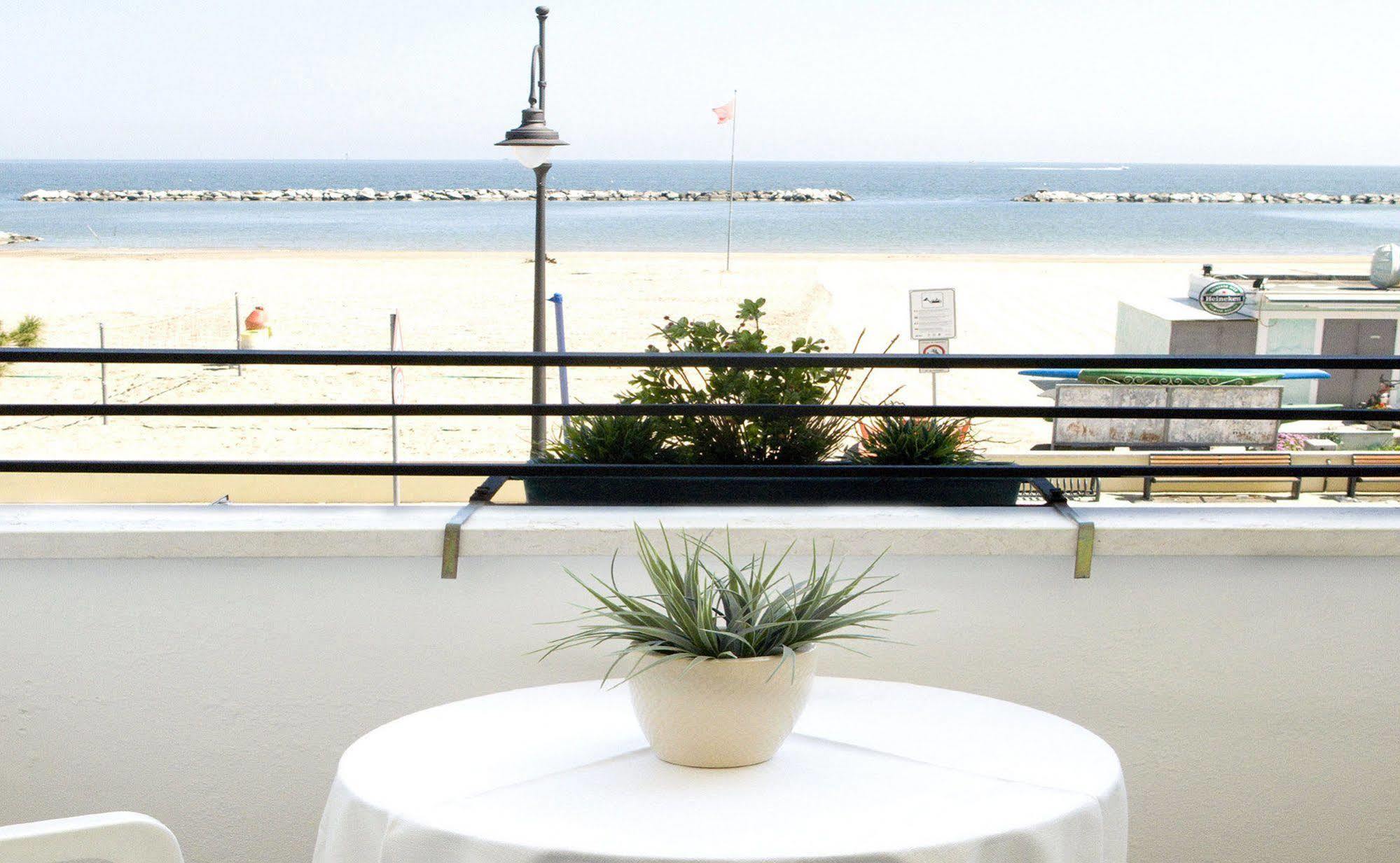 Hotel Ariston Cesenatico Eksteriør billede